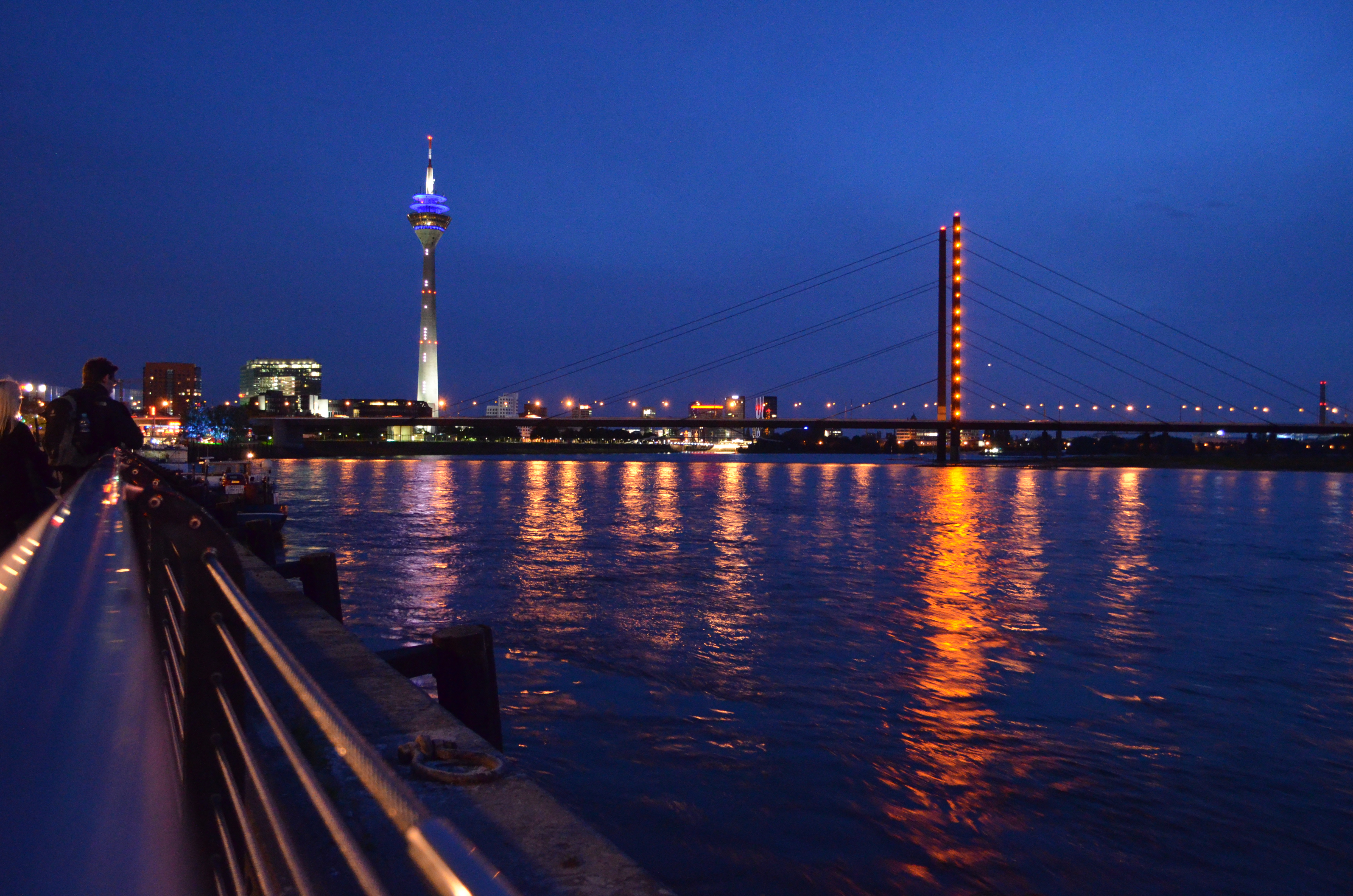 Düsseldorf by night